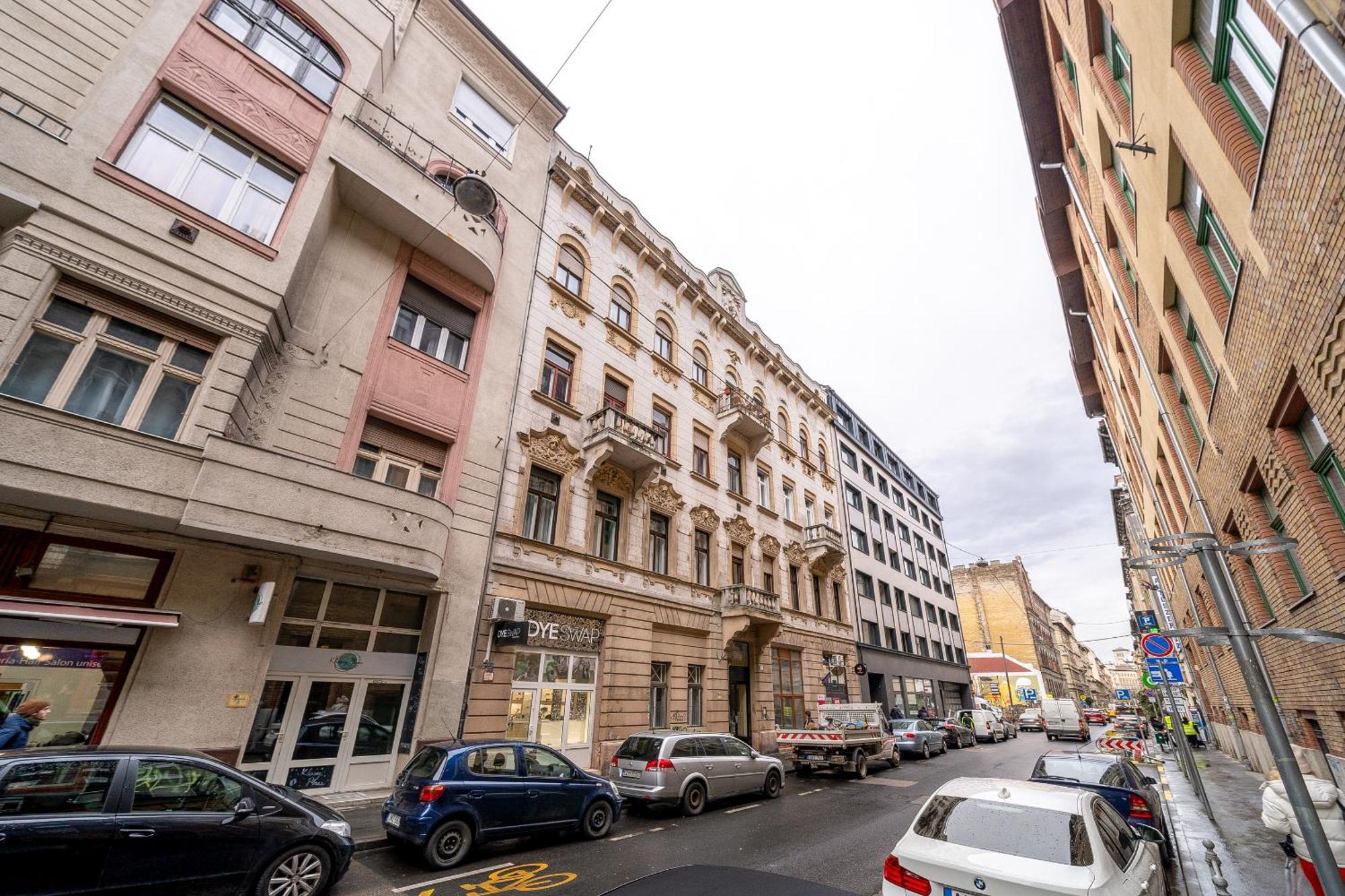 Budapest Magic Blue In Downtown Exterior photo